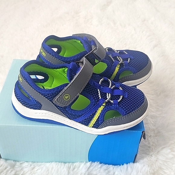 New Stride Rite Sandals - Picture 3 of 4